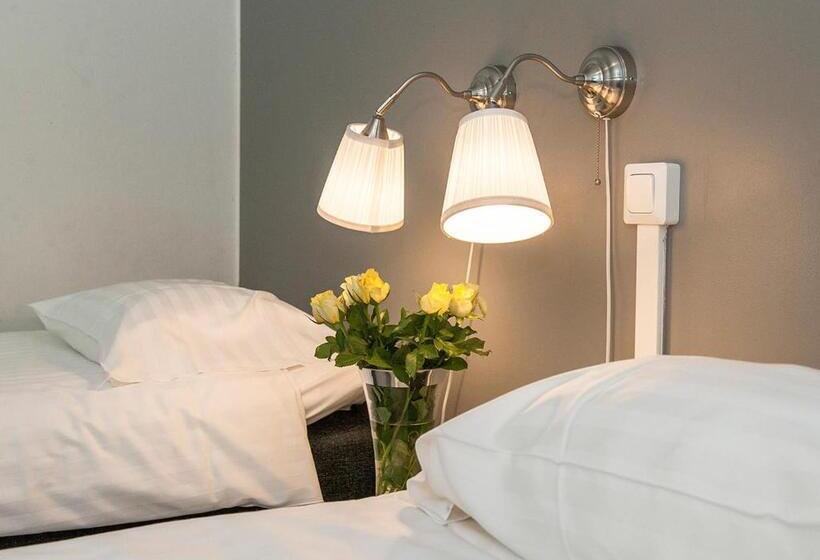 スタンダードルーム, Li & Ravintola Martinhovi