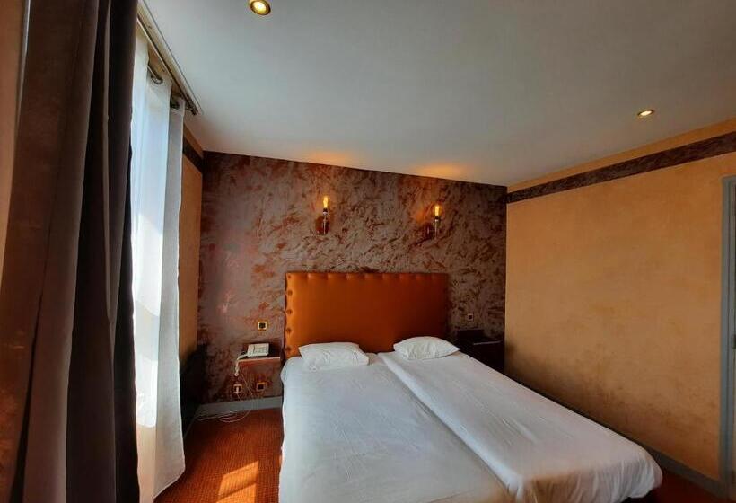 Номер Стандарт, Logis Hôtel Restaurant Le Medicis