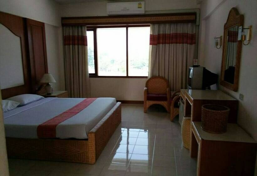 חדר דלוקס, Pailyn