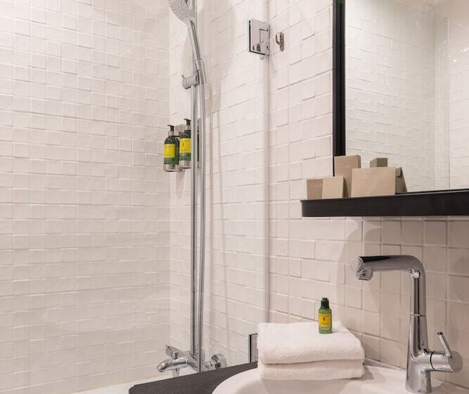 Camera Standard, Touraine Opera