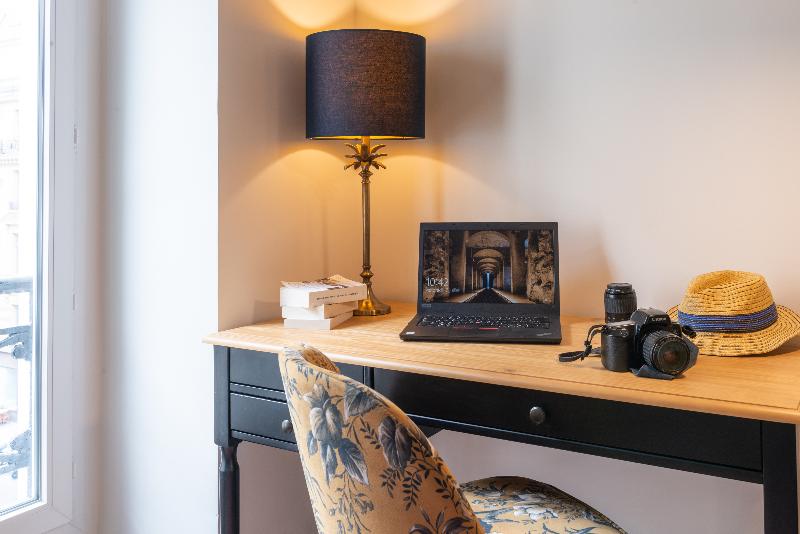 Camera Standard, Touraine Opera