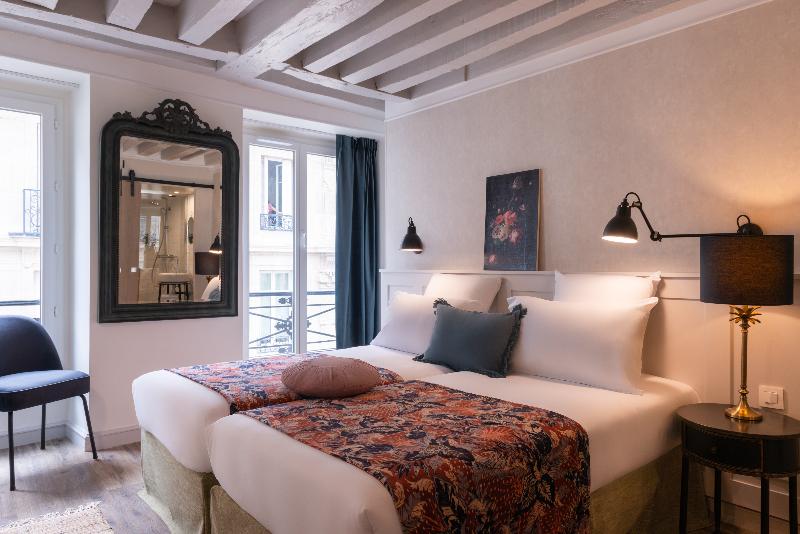 Camera Standard, Touraine Opera