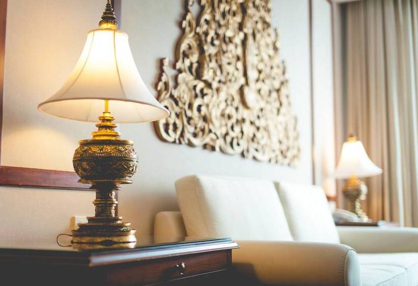 سوییت اجرایی, The Empress Hotel   Sha Extra Plus
