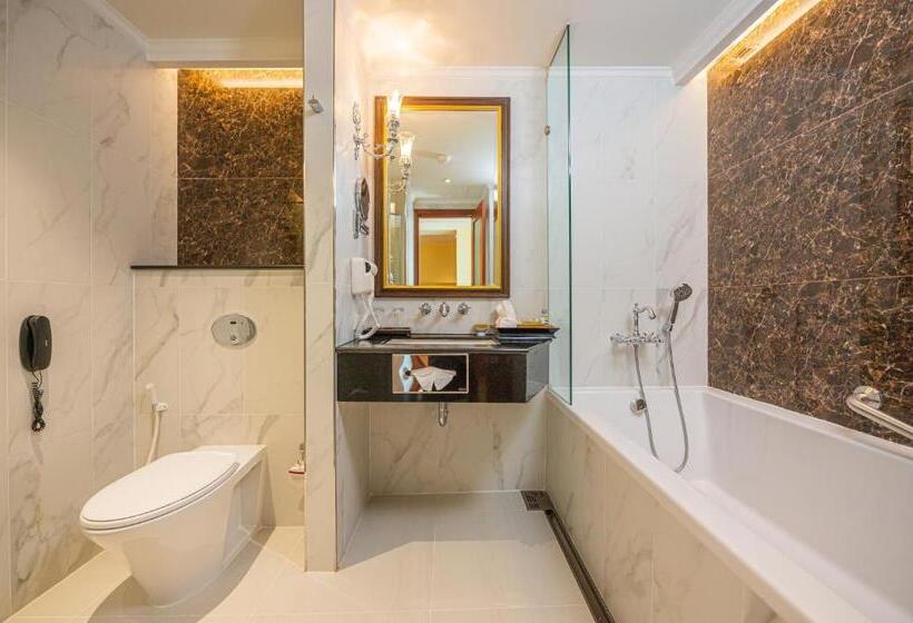 استودیوی استاندارد, The Empress Hotel   Sha Extra Plus