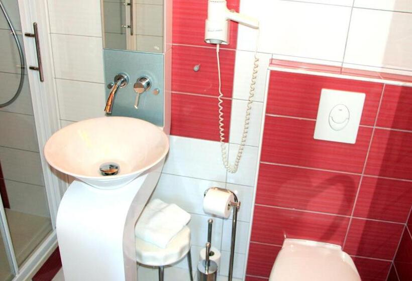 스탠다드 룸, De La Basilique