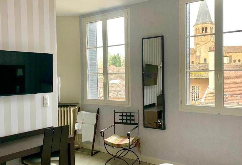 수피리어 룸, De La Basilique