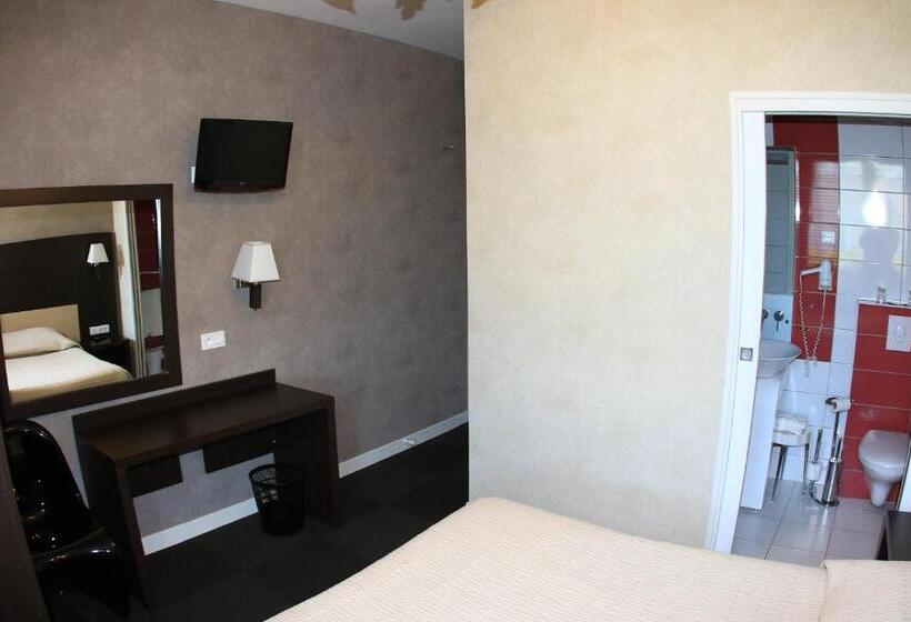 스탠다드 싱글 룸, De La Basilique