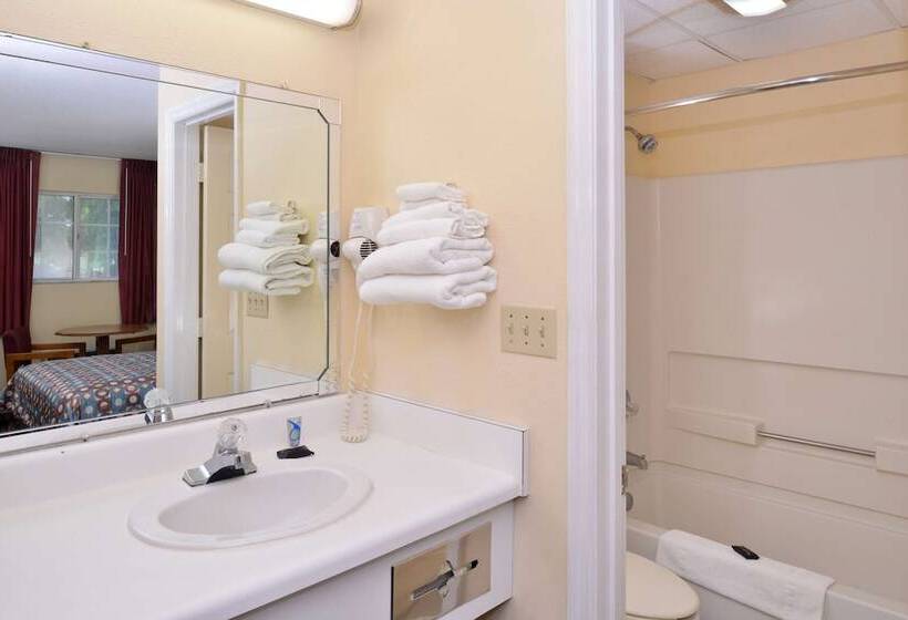 Номер Стандарт 2 Двуспальные Кровати, Americas Best Value Inn Edenton