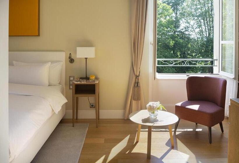 غرفة برستيج, Château De Montcaud