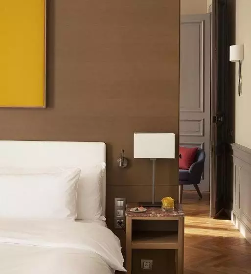 Suite, Château De Montcaud
