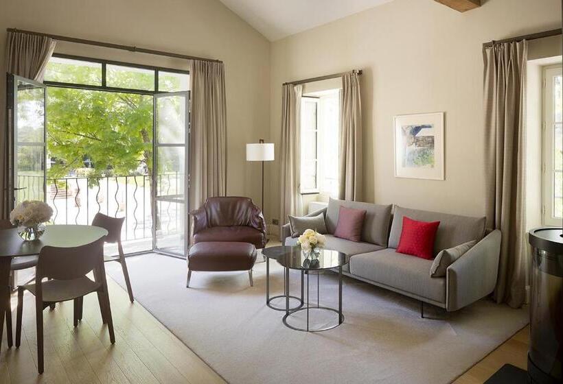 شقة غرفة واحدة, Château De Montcaud