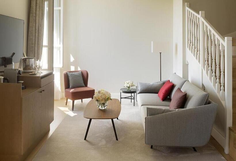 جناح عائلي, Château De Montcaud