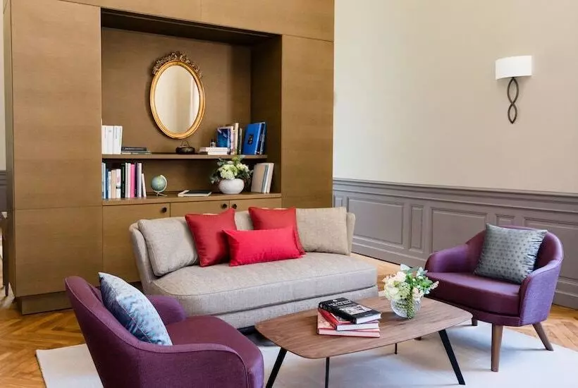 Suite, Château De Montcaud