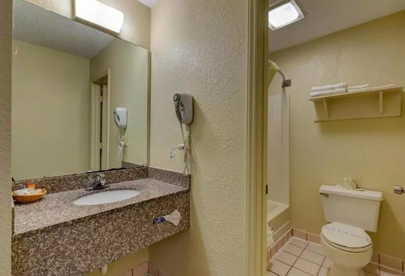 اتاق استاندارد, Continental Inn   Charlotte