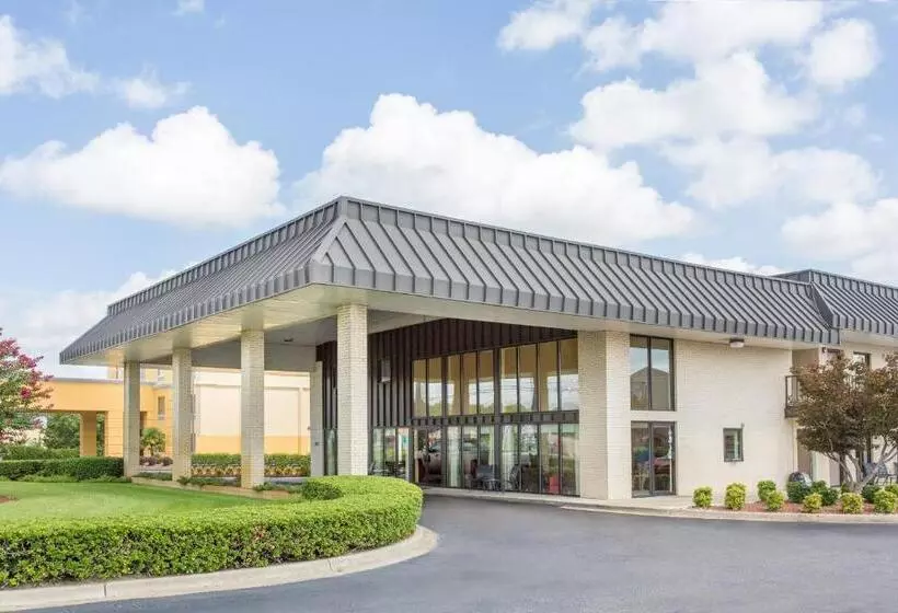 اتاق دلوکس مخصوص معلولین, Days Inn By Wyndham Florence/i95 North