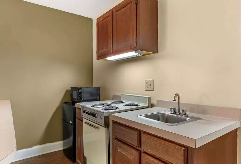 スイート, Econo Lodge Inn & Suites