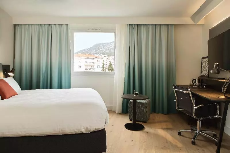 スタンダードルーム, Holiday Inn Toulon City Centre, An Ihg
