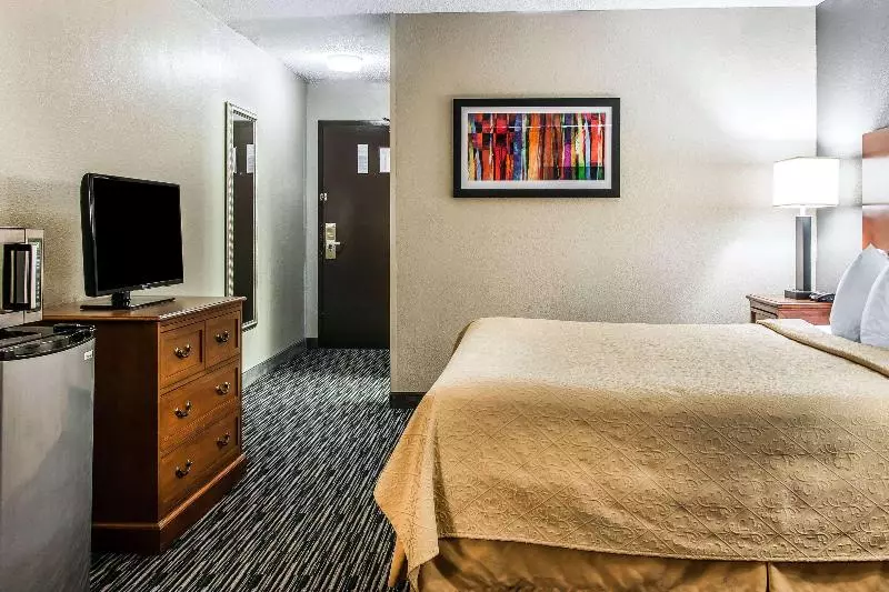 身障者適用スタンダードルーム, Holiday Inn Toulon City Centre, An Ihg