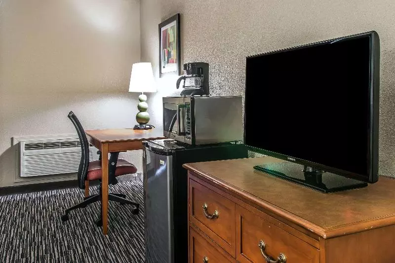 身障者適用スタンダードルーム, Holiday Inn Toulon City Centre, An Ihg