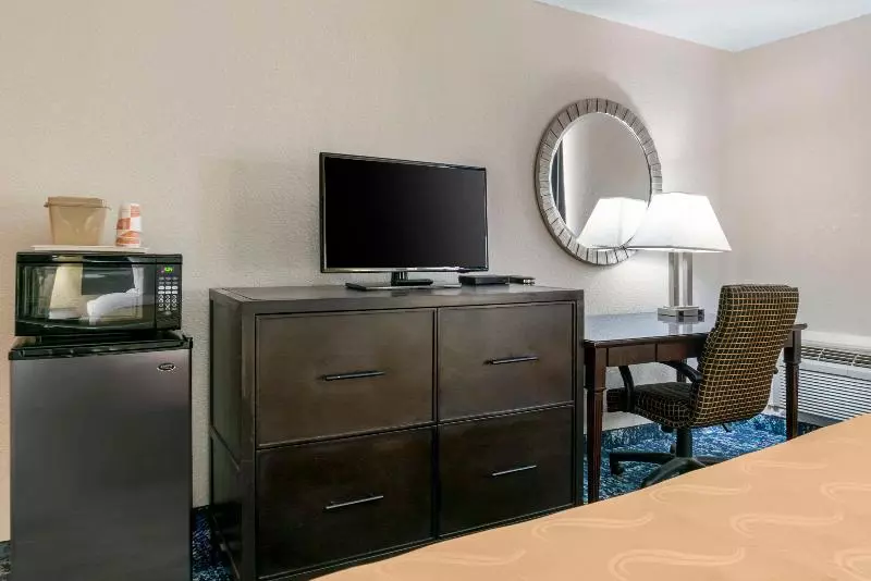 身障者適用スタンダードルーム, Holiday Inn Toulon City Centre, An Ihg