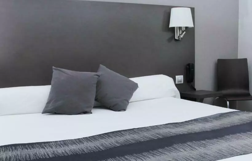 スタンダードシングルルーム, Logis Hôtel Le Mas De Jossyl