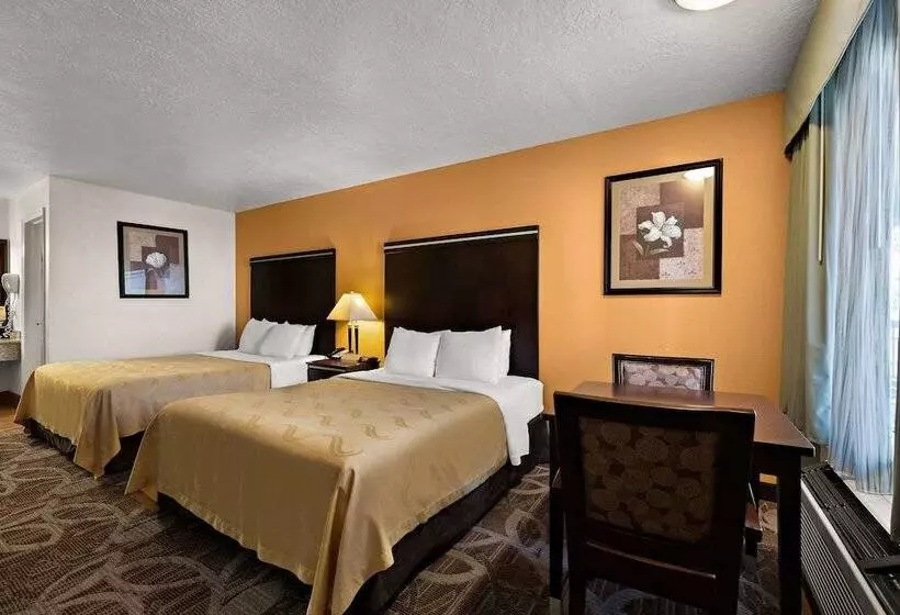 ２ダブルベッドのスタンダードルーム, Quality Inn Saint George South Bluff