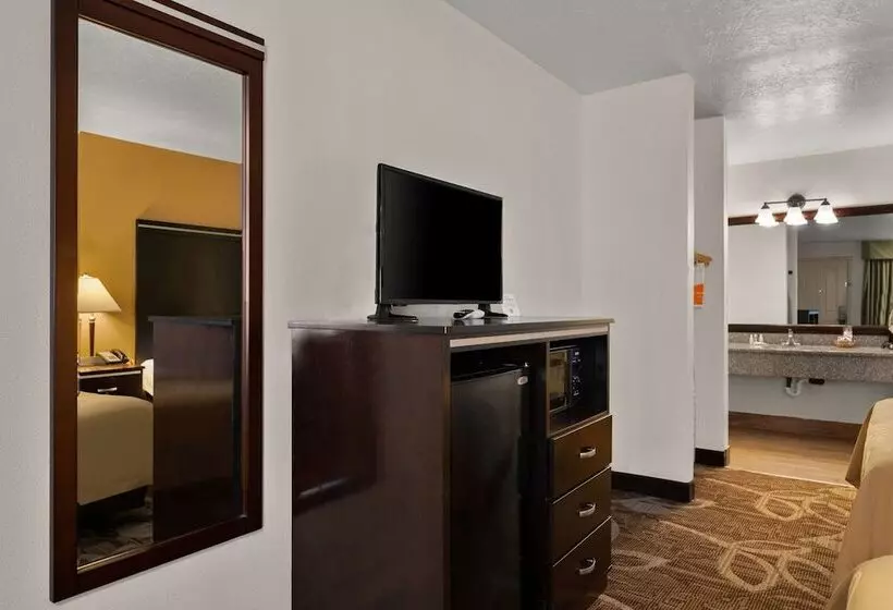 ２ダブルベッドのスタンダードルーム, Quality Inn Saint George South Bluff