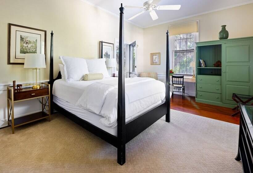 غرفة قياسية, Rhett House