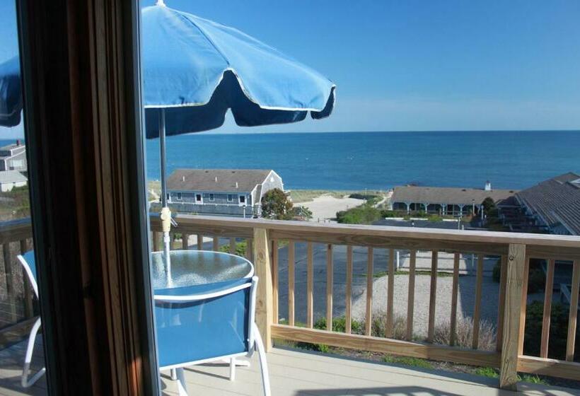 サイドオーシャンビュースタンダードルーム, Chatham Tides