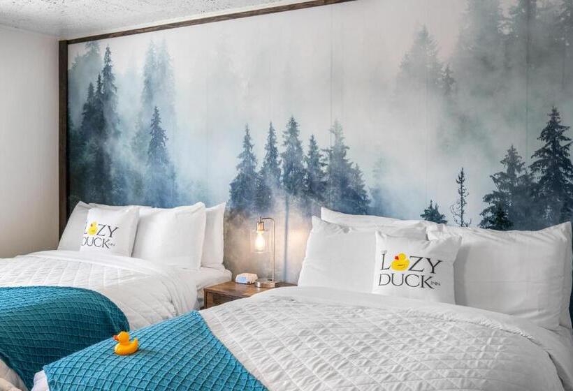 스탠다드 스튜디오, Lazy Duck Inn