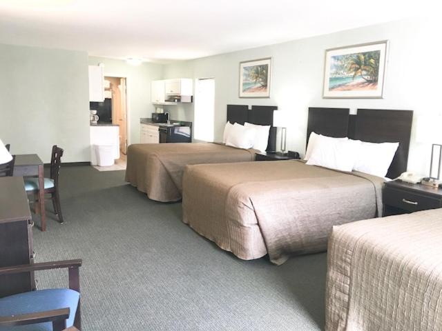 标准三人间, Ocean Plaza Motel