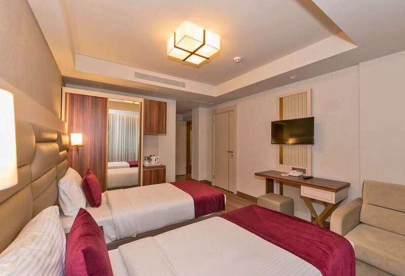 اتاق خانوادگی تودرتو, Golden Royal Hotel & Spa