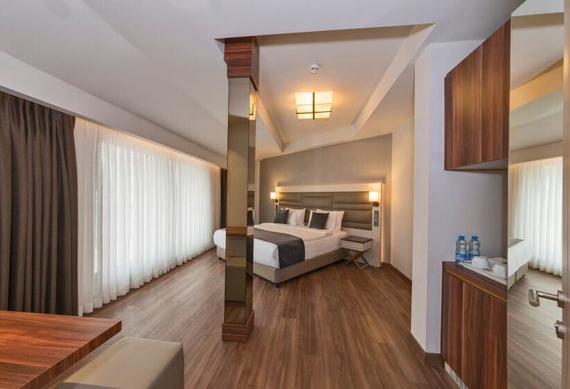 سوییت خانوادگی, Golden Royal Hotel & Spa