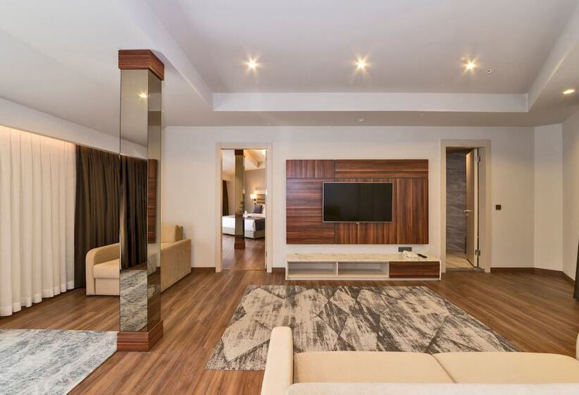 سوییت خانوادگی, Golden Royal Hotel & Spa