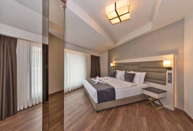 سوییت خانوادگی, Golden Royal Hotel & Spa