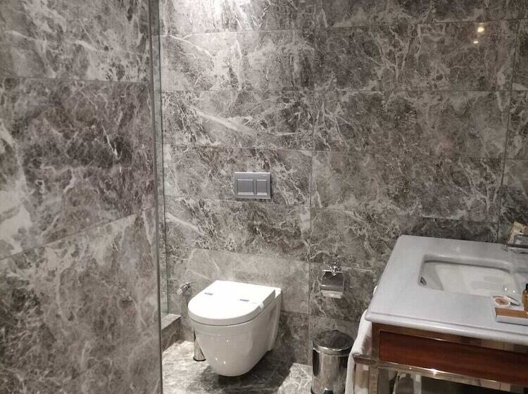 سوییت سوپریور با چشمانداز دریا, Golden Royal Hotel & Spa