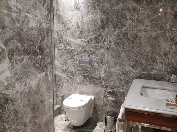 سوییت سوپریور با چشمانداز دریا, Golden Royal Hotel & Spa