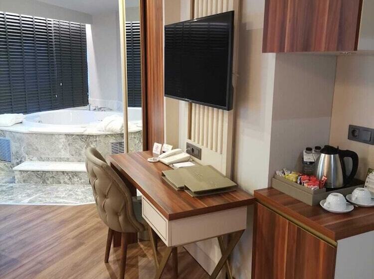 سوییت سوپریور با چشمانداز دریا, Golden Royal Hotel & Spa