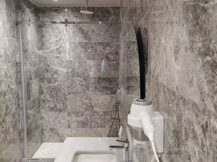 سوییت جونیور, Golden Royal Hotel & Spa