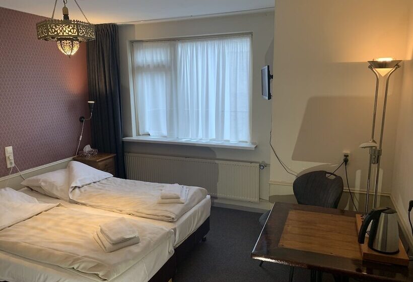 Номер Стандарт, Amadeus