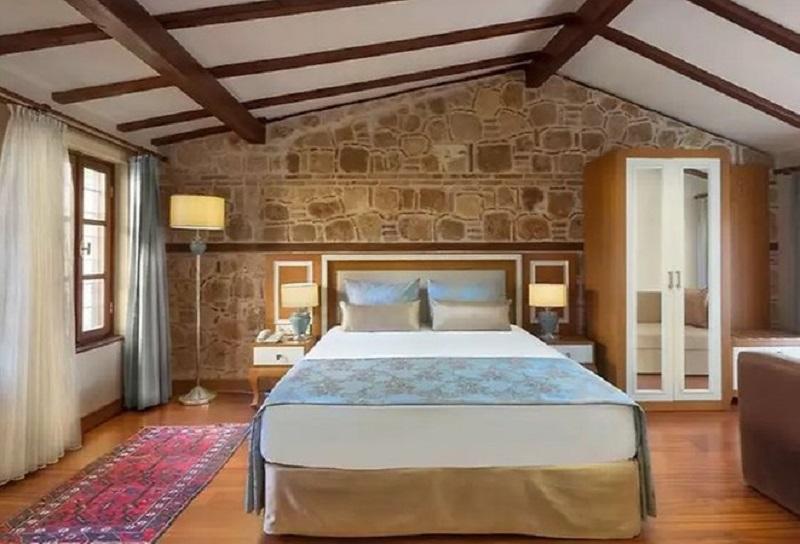 اتاق لوکس, Dögan