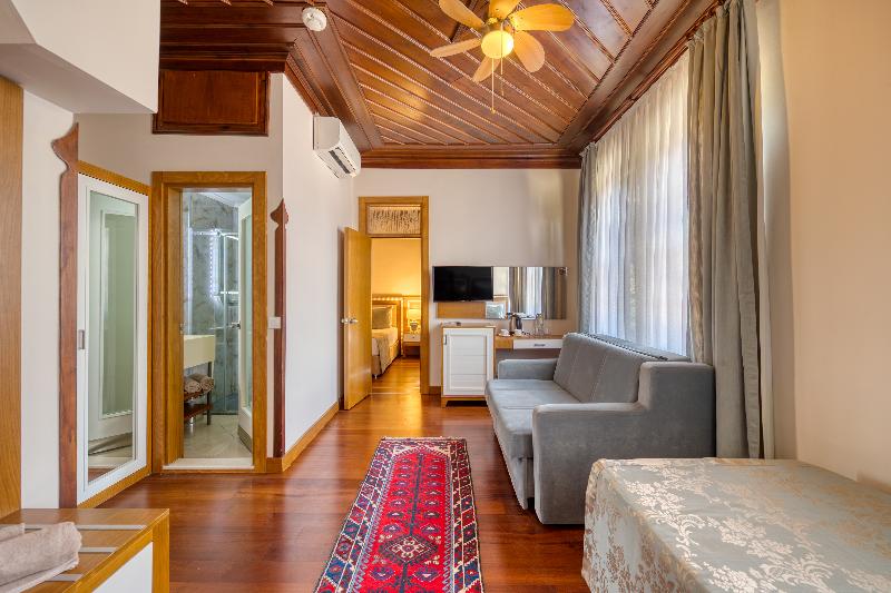 اتاق خانوادگی, Dögan