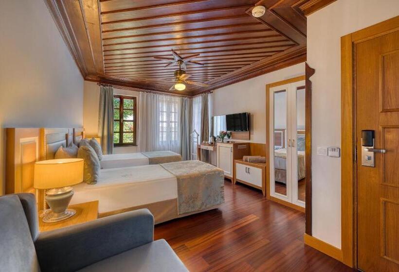 اتاق لوکس, Dögan