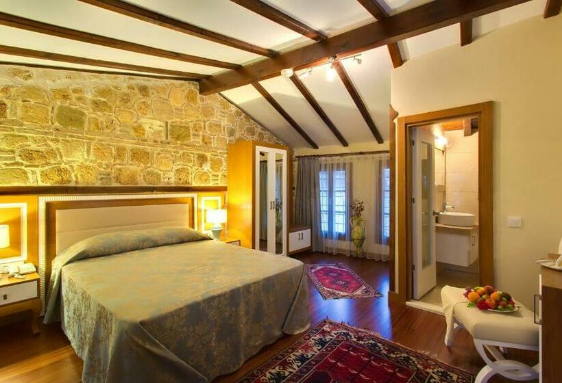 اتاق لوکس, Dögan