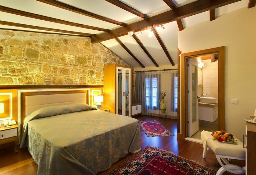 اتاق لوکس, Dögan