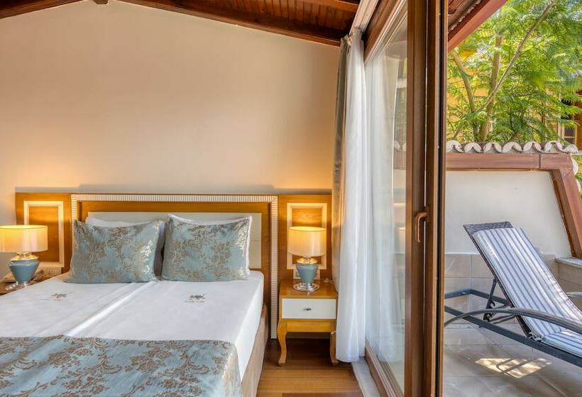 اتاق خانوادگی, Dögan