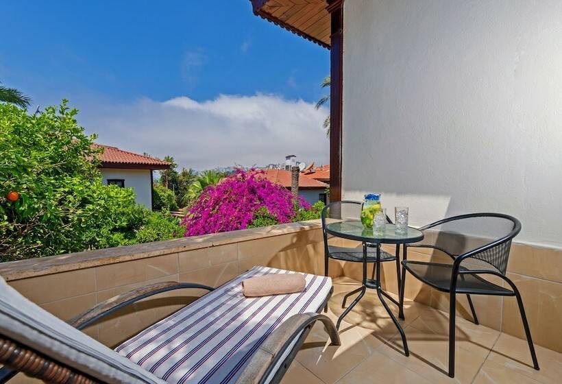 اتاق خانوادگی, Dögan