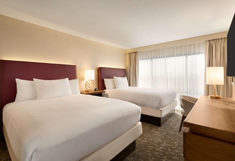 Люкс Адаптированный для Инвалидов, Embassy Suites By Hilton Phoenix Downtown North