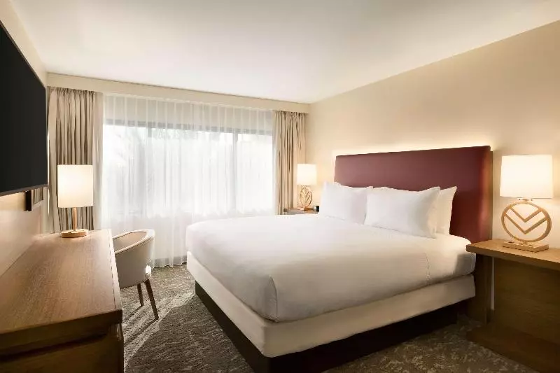 سوئیت با تخت بزرگ, Embassy Suites By Hilton Phoenix Downtown North