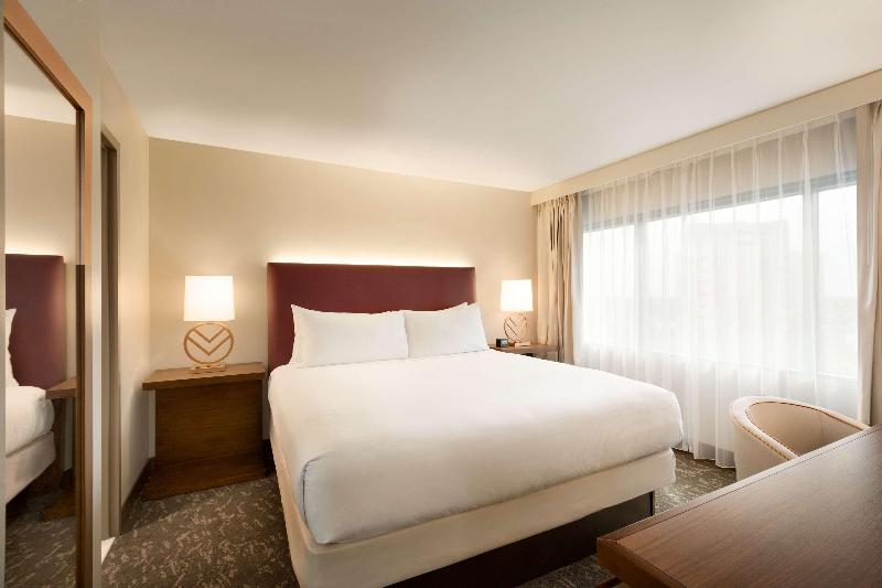 سوئیت با تخت بزرگ, Embassy Suites By Hilton Phoenix Downtown North